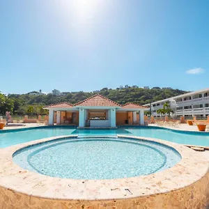 Golden Dreams Studio 306 B Apartment Isabela